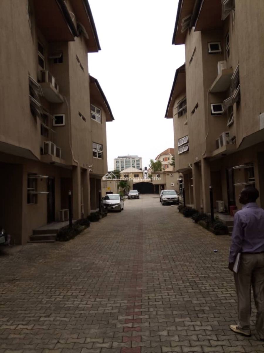 8nos of 3 Bedrooms, 4nos of 1 Bedroom, 2 Attics Flat, 2nos of 4 Bed, Oniru, Victoria Island (vi), Lagos, Block of Flats for Sale