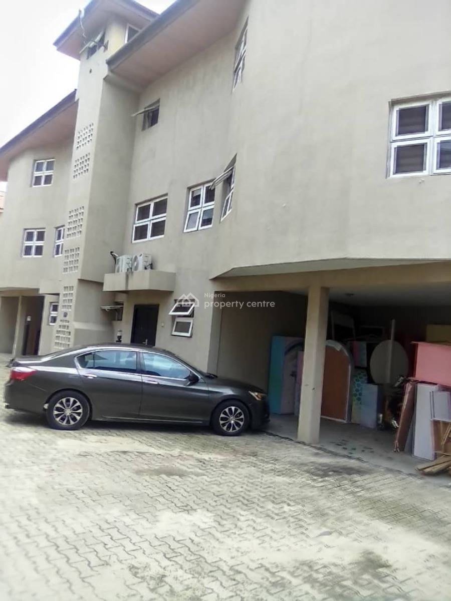8nos of 3 Bedrooms, 4nos of 1 Bedroom, 2 Attics Flat, 2nos of 4 Bed, Oniru, Victoria Island (vi), Lagos, Block of Flats for Sale