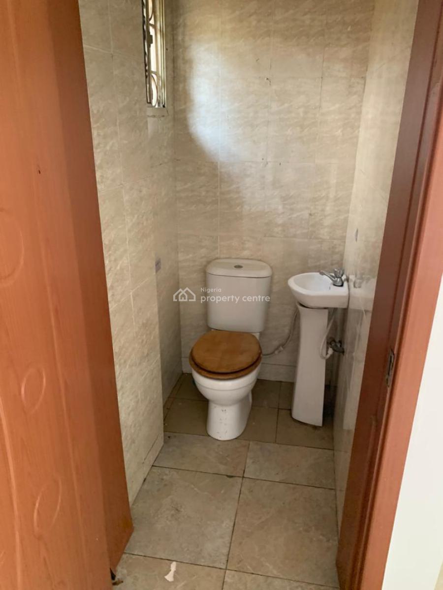 a Spacious Self Serviced 2 Bedroom Flat on The Ground Floor, Off Admiralty Way, Lekki Phase 1, Lekki, Lagos, Flat / Apartment for Rent