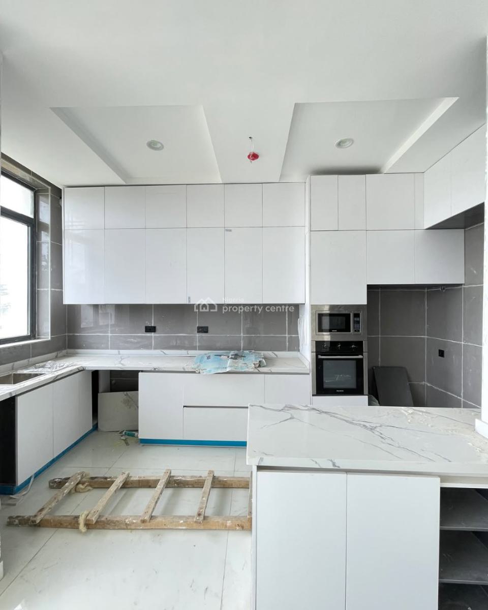 2 Bedroom Apartment, Lekki Phase 1, Lekki, Lagos, Block of Flats for Sale