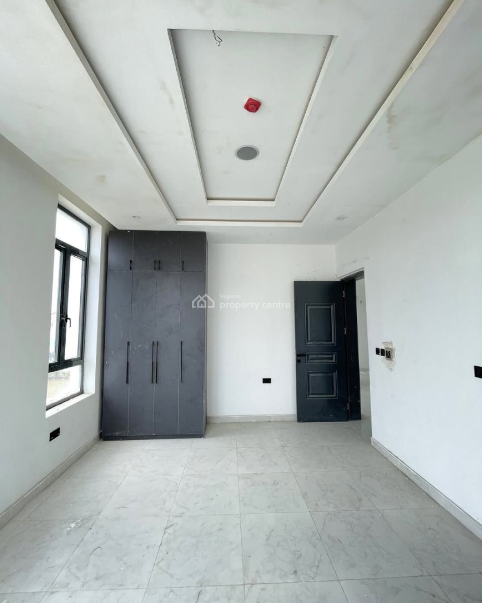 2 Bedroom Apartment, Lekki Phase 1, Lekki, Lagos, Block of Flats for Sale