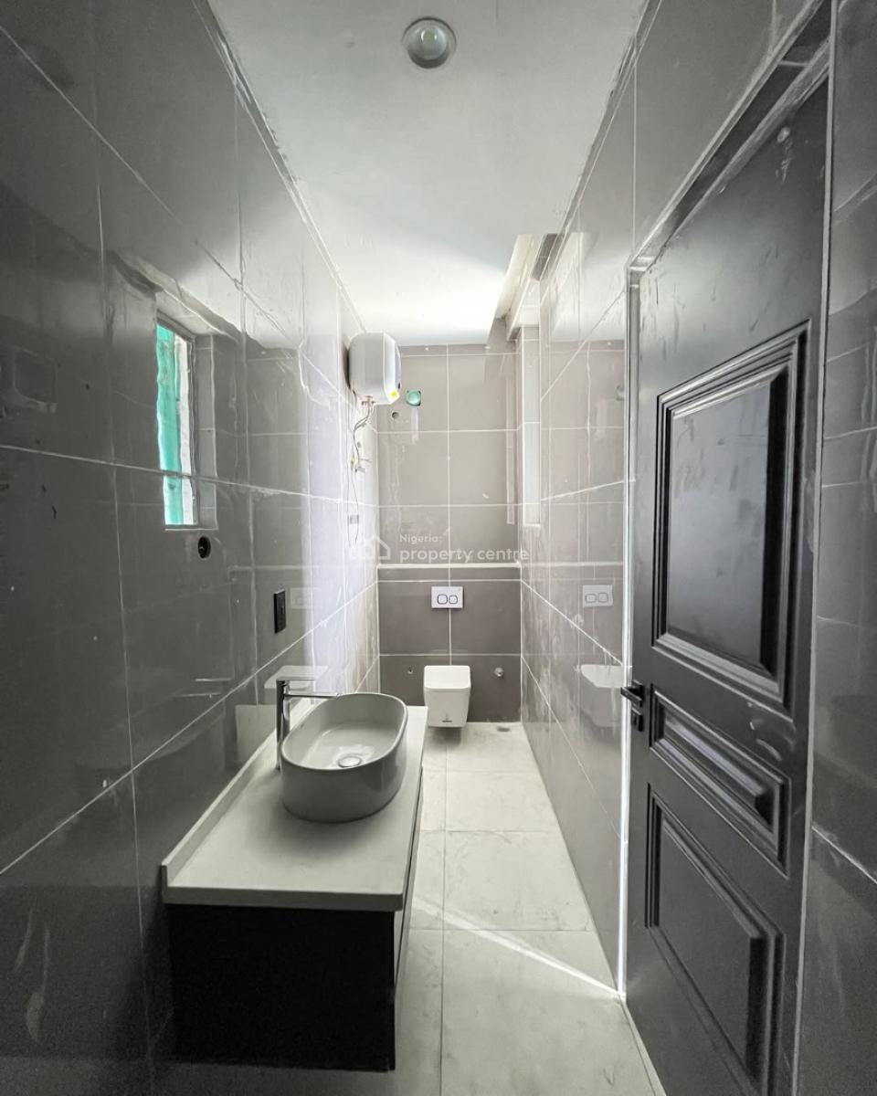 2 Bedroom Apartment, Lekki Phase 1, Lekki, Lagos, Block of Flats for Sale