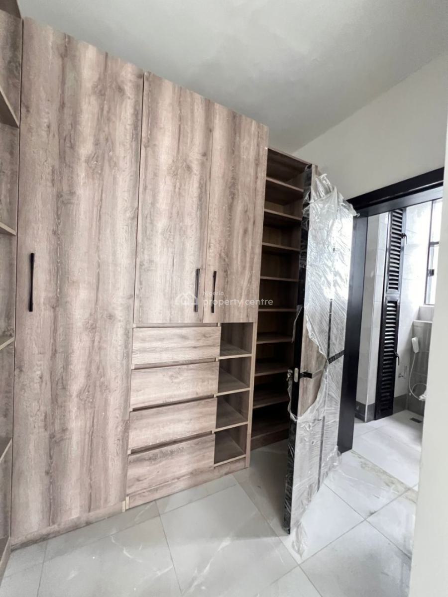 4-bedroom with Security, Victoria Island (vi), Lagos, Flat / Apartment for Rent