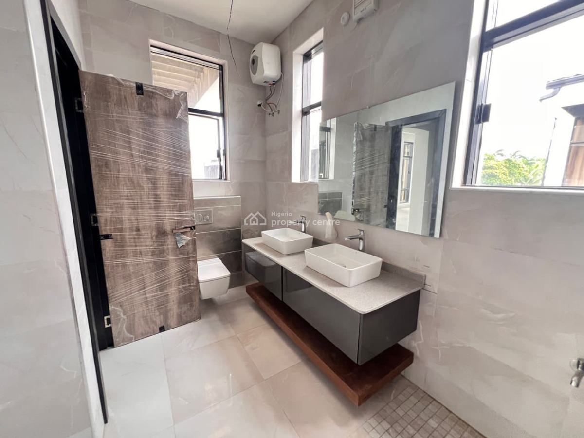 4-bedroom with Security, Victoria Island (vi), Lagos, Flat / Apartment for Rent