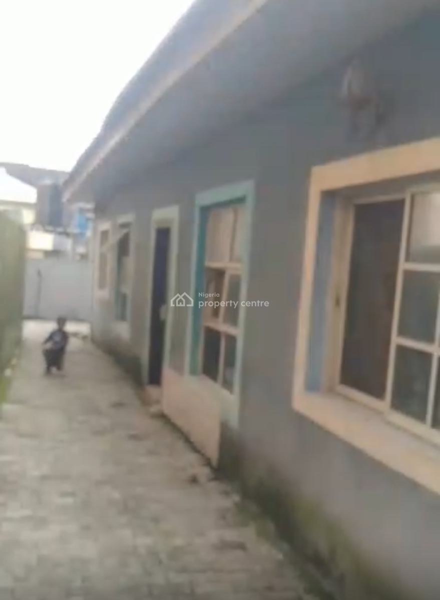 Distress Demolishable Bungalow Sitting on 684sqm Land, Inside an Estate Around Lbs Olokonla, Sangotedo, Ajah, Lagos, Residential Land for Sale