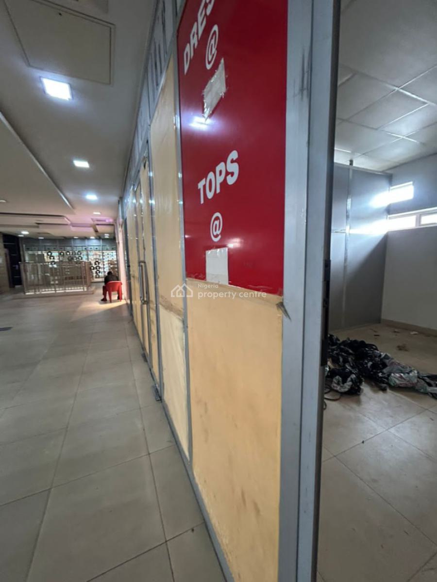 4 Units of 18 Sqmtrs Ready-to-use Commercial Shops Available, Ogudu Gra Road, Ogudu, Lagos, Office Space for Rent