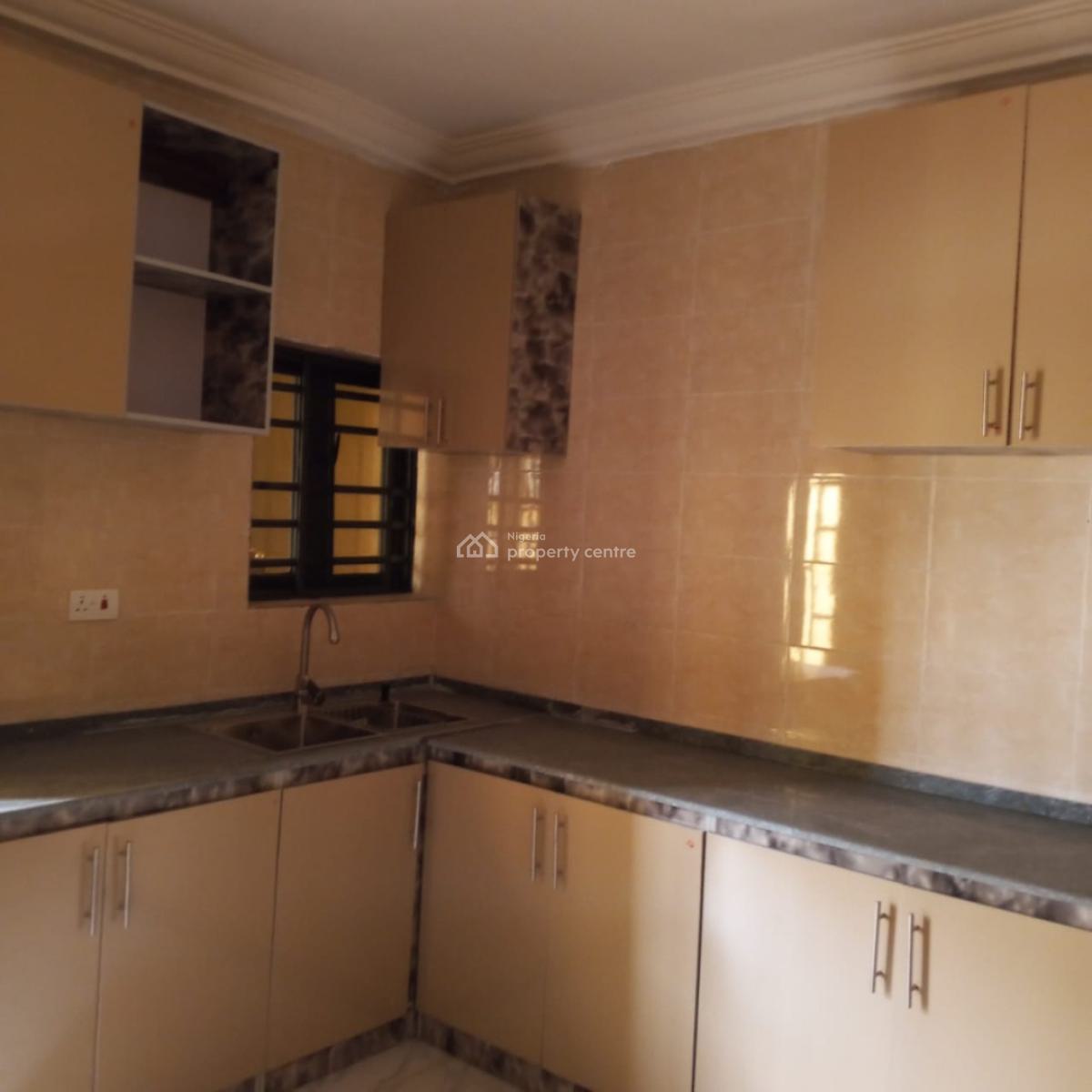 Luxury 3 Bedrooms Flat with Bq, Guzape District, Abuja, Flat / Apartment for Rent