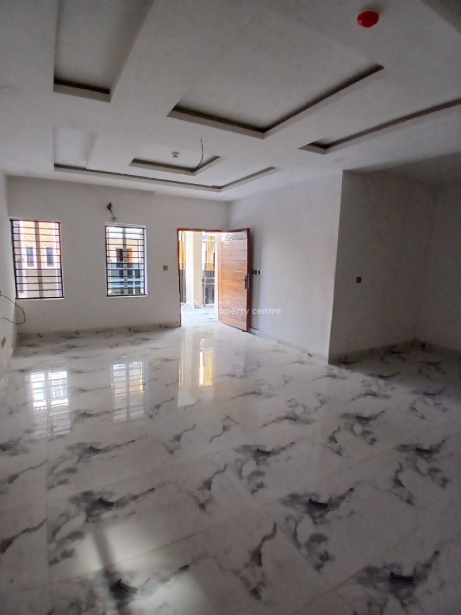 Newly Built and Serviced 2 Bedroom En-suite Flat with an Enclosed Fitt, Lekki Phase 1, Lekki, Lagos, Flat / Apartment for Rent