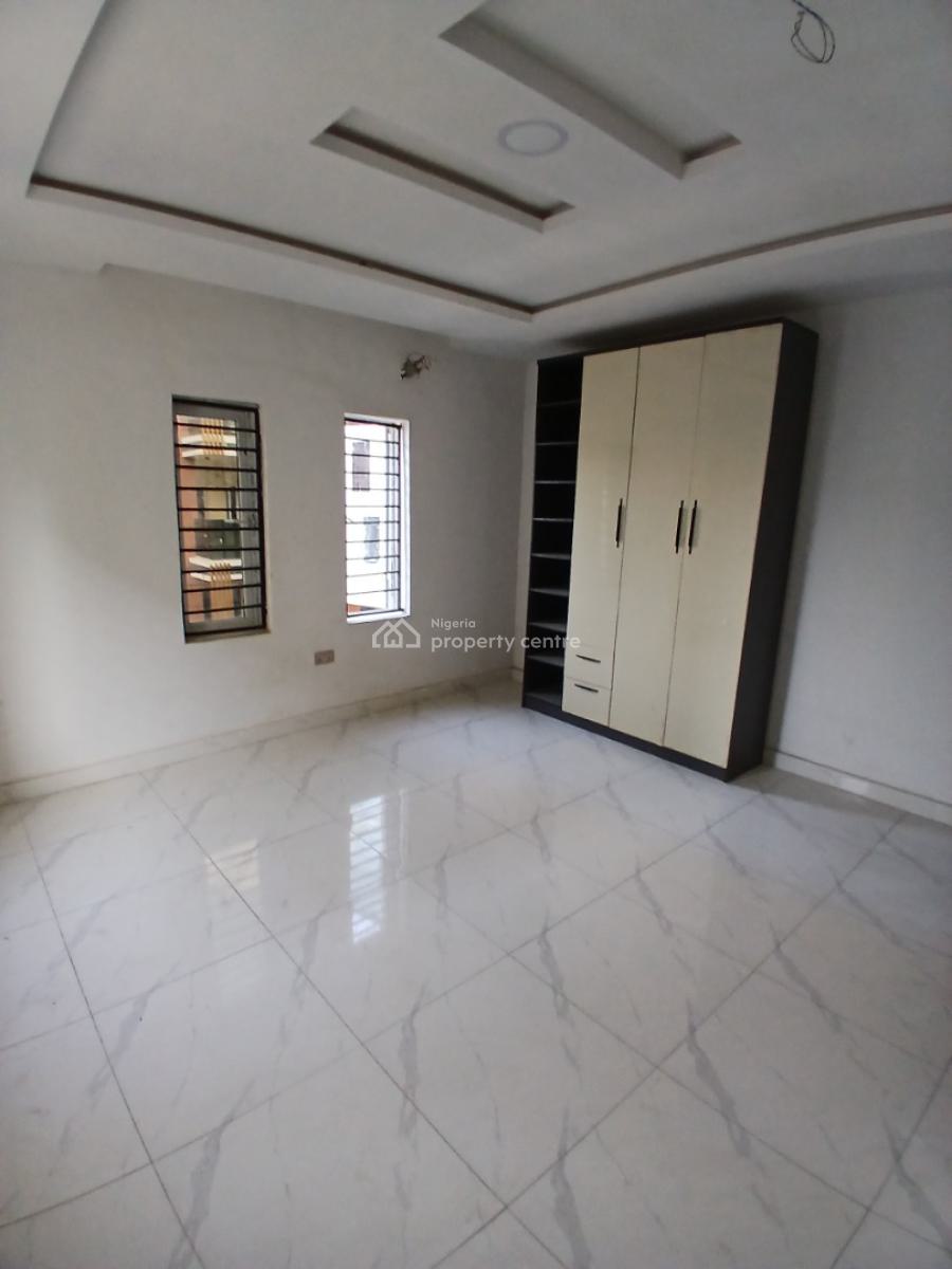 Newly Built and Serviced 2 Bedroom En-suite Flat with an Enclosed Fitt, Lekki Phase 1, Lekki, Lagos, Flat / Apartment for Rent