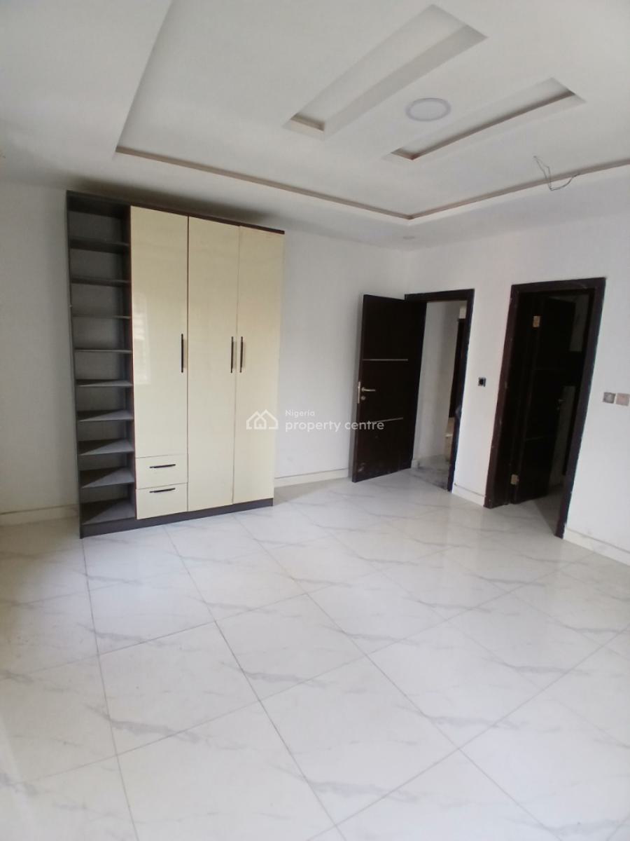 Newly Built and Serviced 2 Bedroom En-suite Flat with an Enclosed Fitt, Lekki Phase 1, Lekki, Lagos, Flat / Apartment for Rent