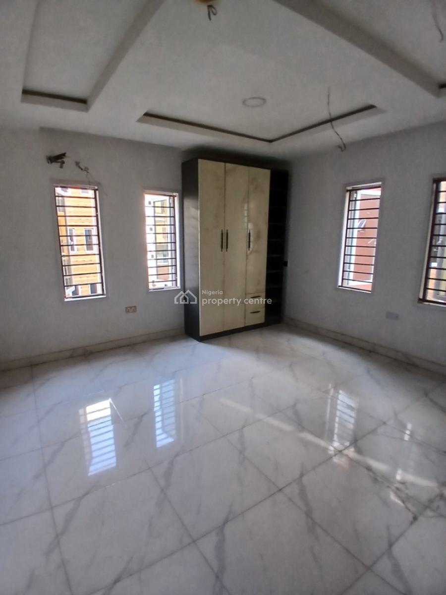 Newly Built and Serviced 2 Bedroom En-suite Flat with an Enclosed Fitt, Lekki Phase 1, Lekki, Lagos, Flat / Apartment for Rent