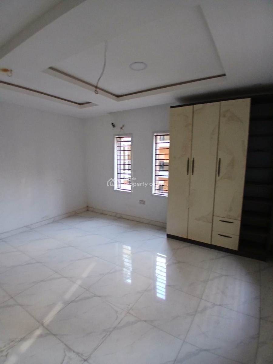 Newly Built and Serviced 2 Bedroom En-suite Flat with an Enclosed Fitt, Lekki Phase 1, Lekki, Lagos, Flat / Apartment for Rent