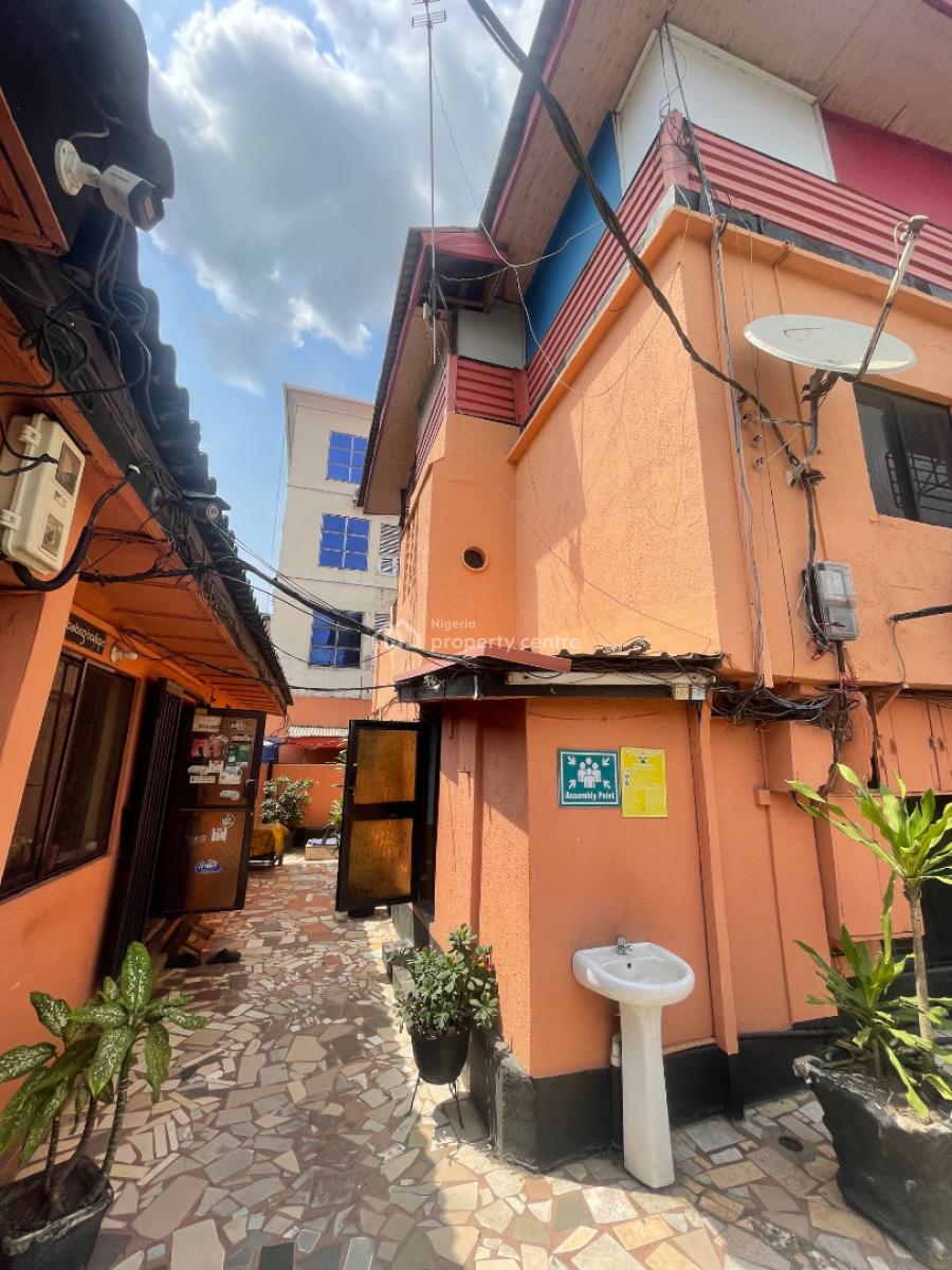 a Functional 18 Rooms Hotel, Ikeja, Lagos, Hotel / Guest House for Sale