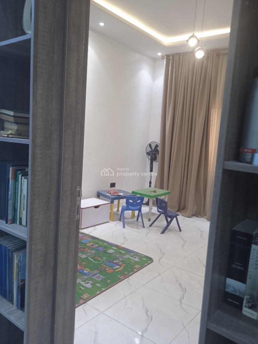 Very Massive 2 Bedrooms on Ground Floor, Off Airport Junction Road, By Ics, Jabi, Abuja, Flat / Apartment for Rent