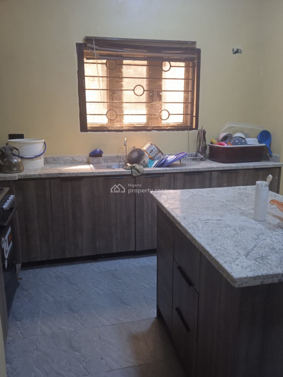 Very Massive 2 Bedrooms on Ground Floor, Off Airport Junction Road, By Ics, Jabi, Abuja, Flat / Apartment for Rent