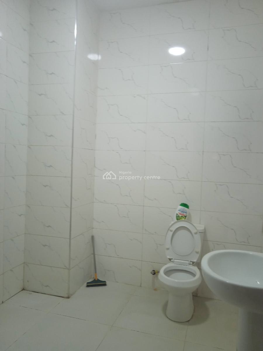 Very Massive 2 Bedrooms on Ground Floor, Off Airport Junction Road, By Ics, Jabi, Abuja, Flat / Apartment for Rent