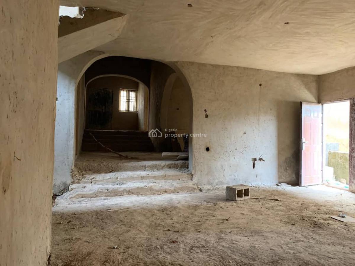 Spacious 7-bedroom Duplex on Full Plot -- Ire Akari, Soka, Ibadan, Ire Akari, Soka, Ibadan, Ibadan, Oyo, Detached Duplex for Sale