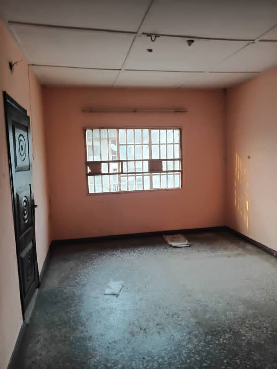3 Bedroom Office Space, Kayode Street, Ogba, Ikeja, Lagos, Flat / Apartment for Rent