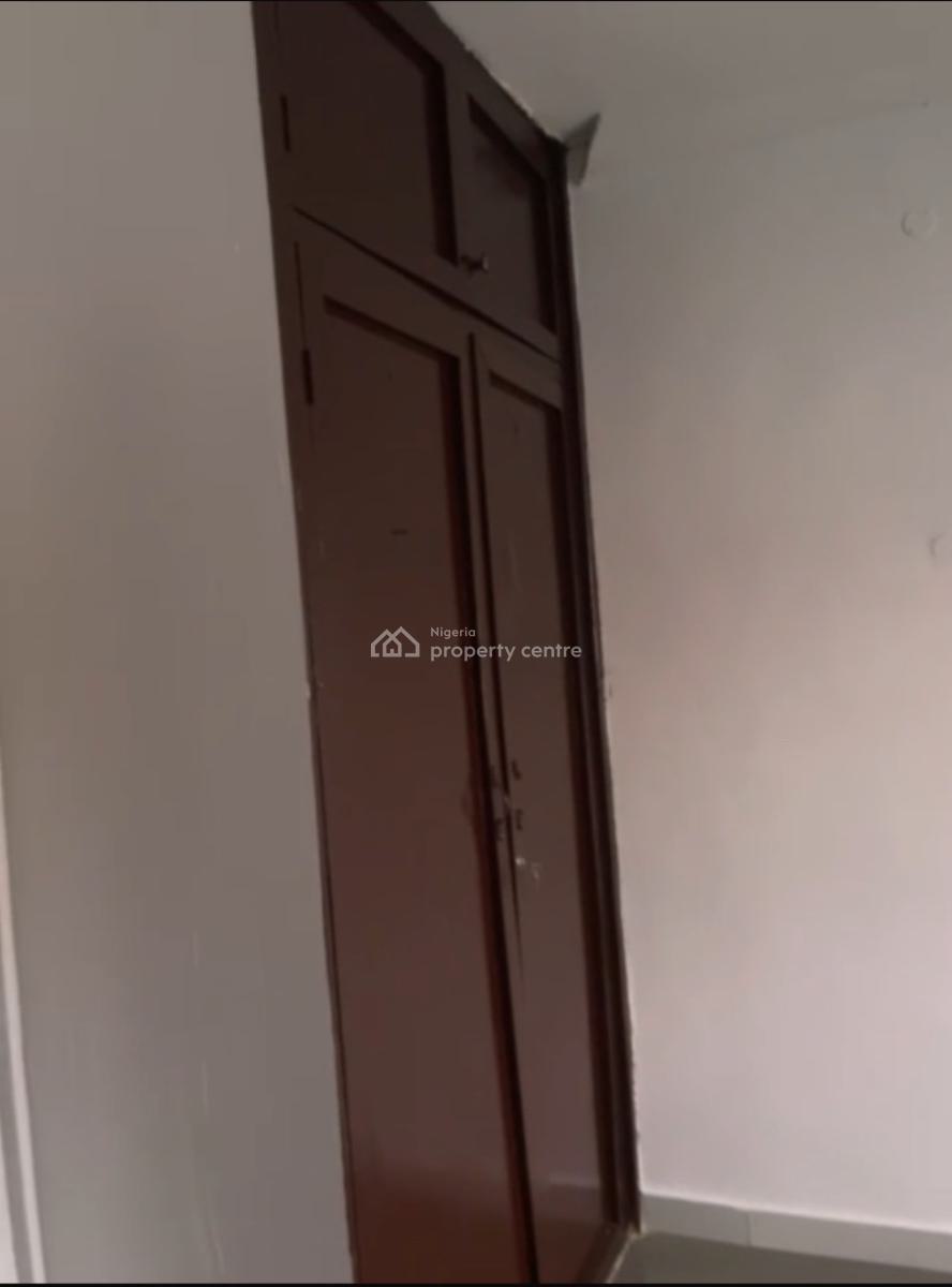 Well Maintained 2 Bedroom Flat, Gra Phase 2, Magodo, Lagos, Flat / Apartment for Rent