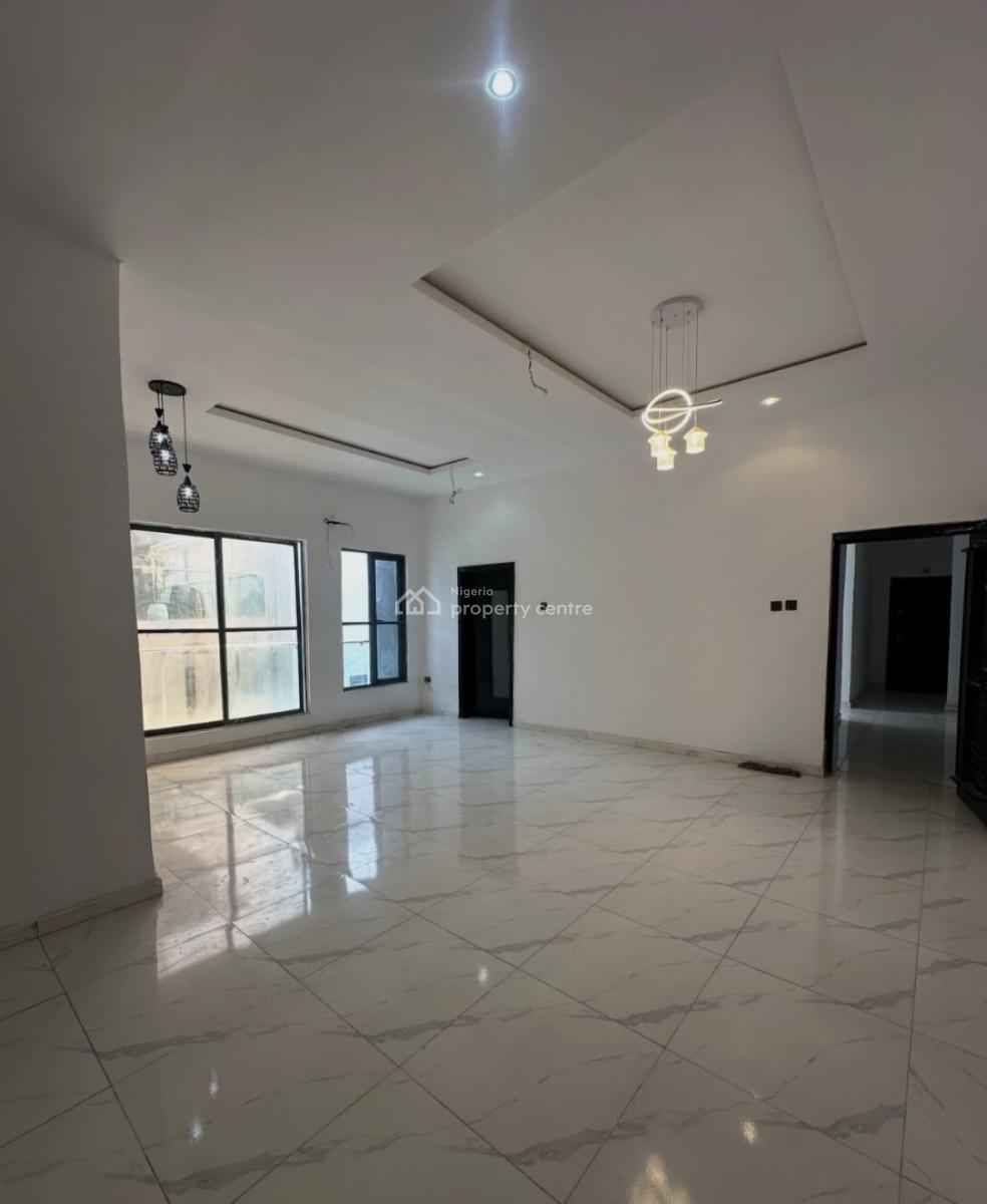 Serviced with 24/7 Power Supply 2 Bedroom En-suite Flat, Ikate, Lekki, Lagos, Flat / Apartment for Rent