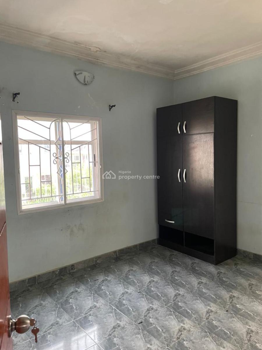 Renovated 2 Bedroom Flat, Ori-oke, Ogudu, Lagos, Flat / Apartment for Rent