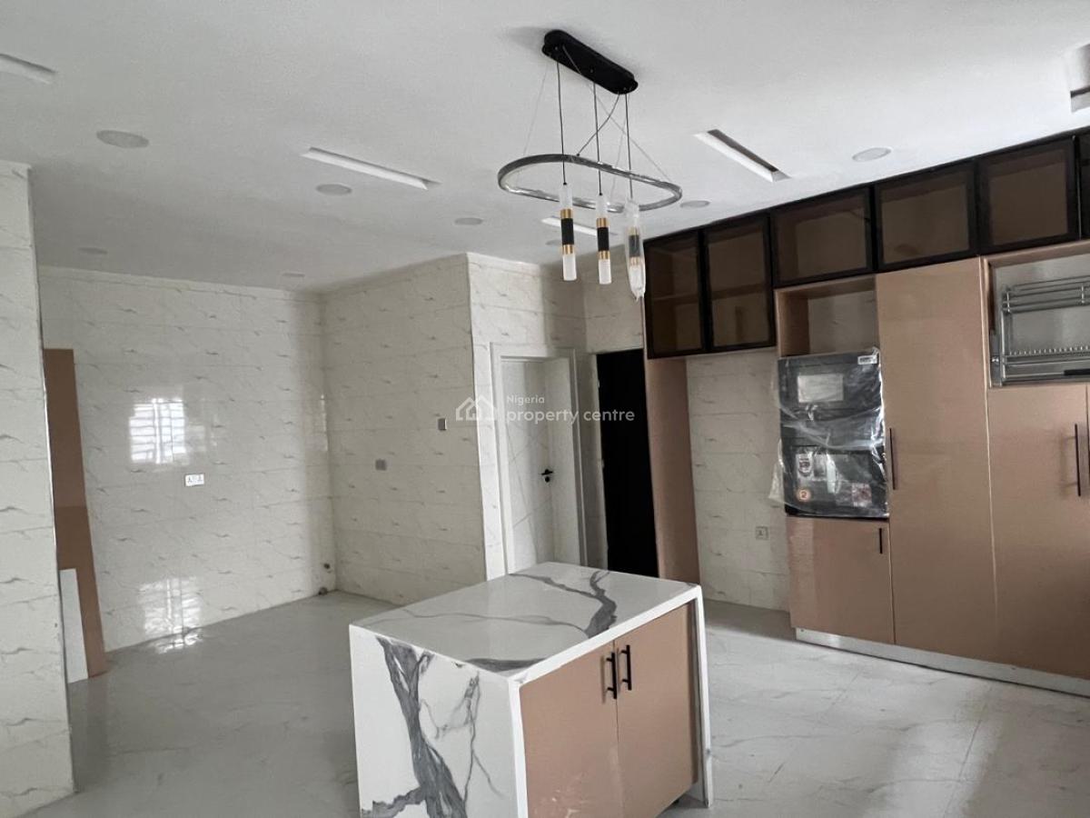 a Neatly Built Luxury  5 Bedroom Duplex, Oluyole Estate, Oluyole, Oyo, Detached Duplex for Sale