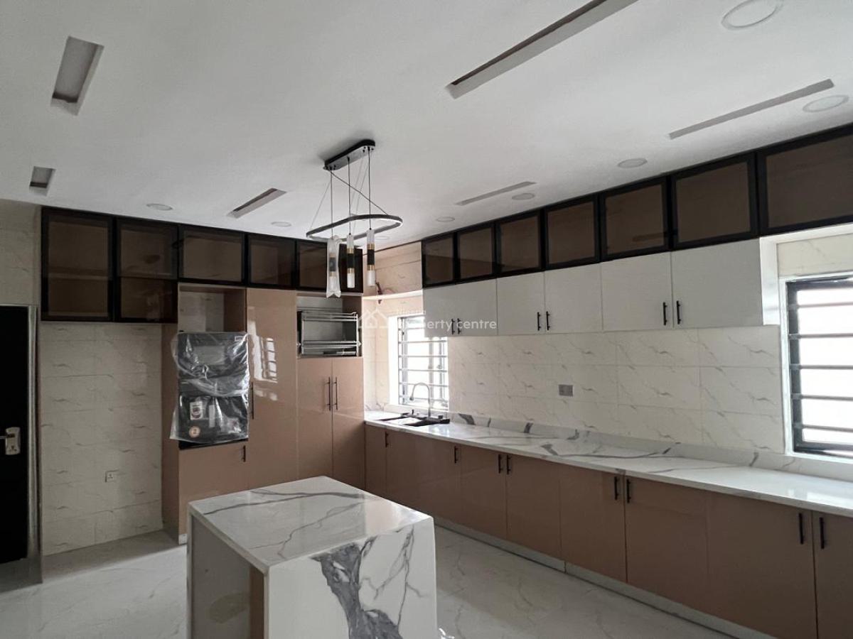 a Neatly Built Luxury  5 Bedroom Duplex, Oluyole Estate, Oluyole, Oyo, Detached Duplex for Sale