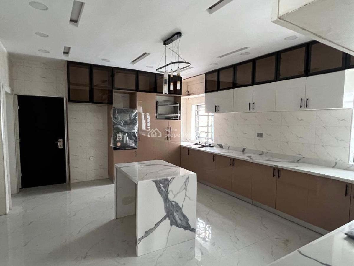 a Neatly Built Luxury  5 Bedroom Duplex, Oluyole Estate, Oluyole, Oyo, Detached Duplex for Sale