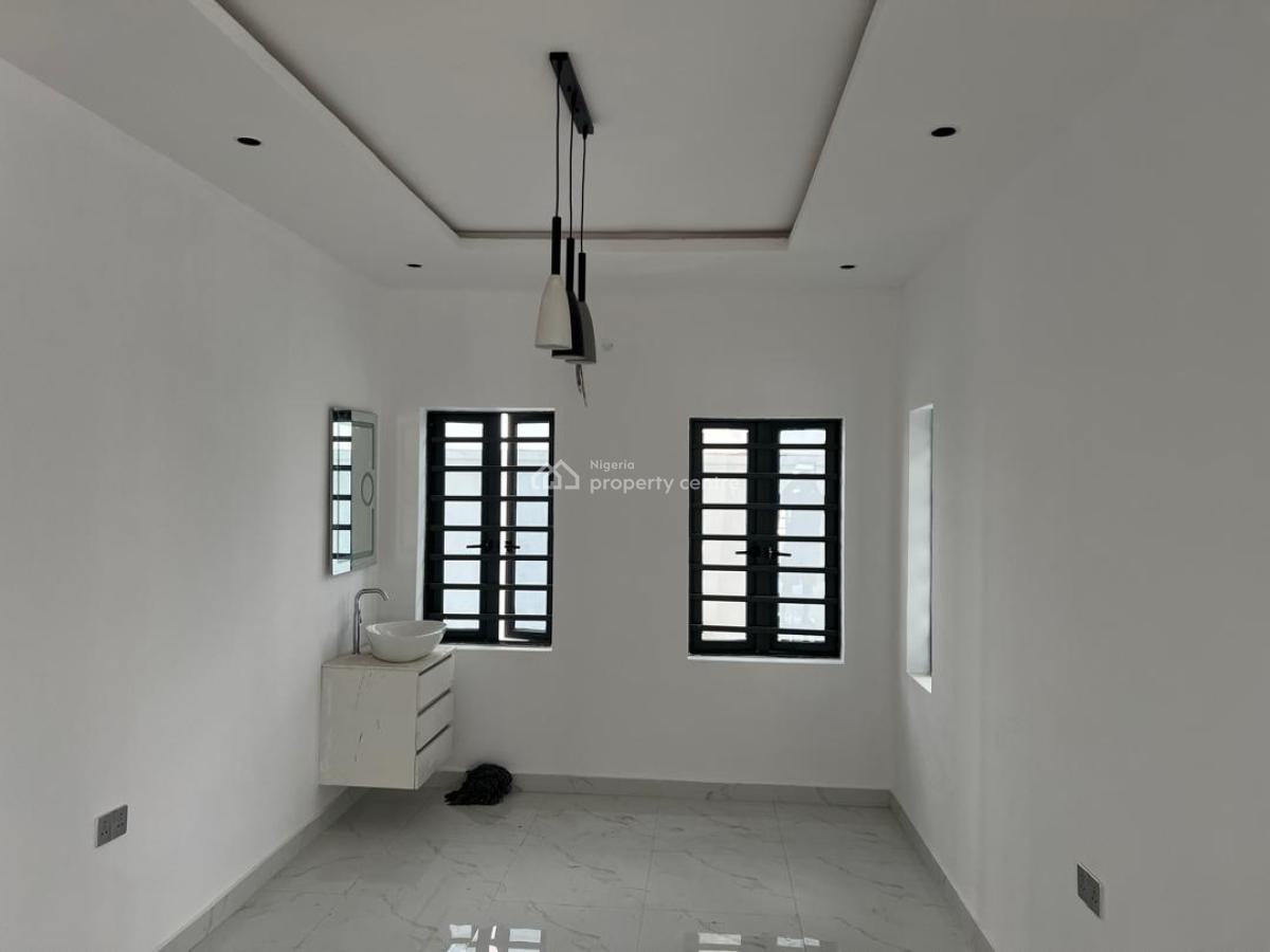 a Neatly Built Luxury  5 Bedroom Duplex, Oluyole Estate, Oluyole, Oyo, Detached Duplex for Sale