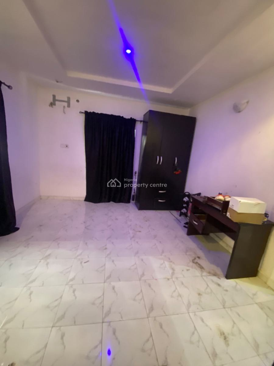 Neatly Used 1 Bedroom Flat, Metro Home Estate, General Paint, By Abraham Adesanya, Ajah, Lagos, Flat / Apartment for Rent