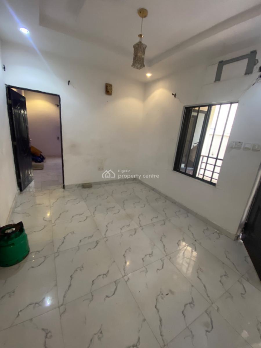 Neatly Used 1 Bedroom Flat, Metro Home Estate, General Paint, By Abraham Adesanya, Ajah, Lagos, Flat / Apartment for Rent