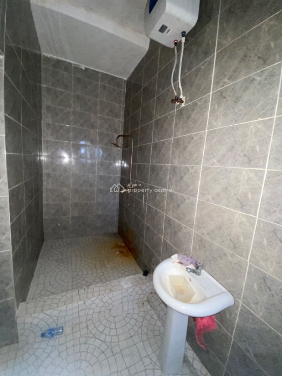Neatly Used 1 Bedroom Flat, Metro Home Estate, General Paint, By Abraham Adesanya, Ajah, Lagos, Flat / Apartment for Rent