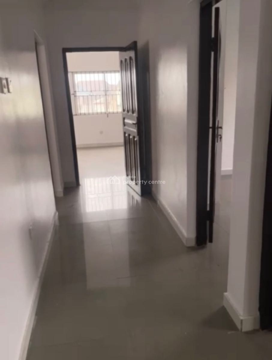 Nice 2 Bedroom Flat, Gra Phase 2, Magodo, Lagos, Flat / Apartment for Rent