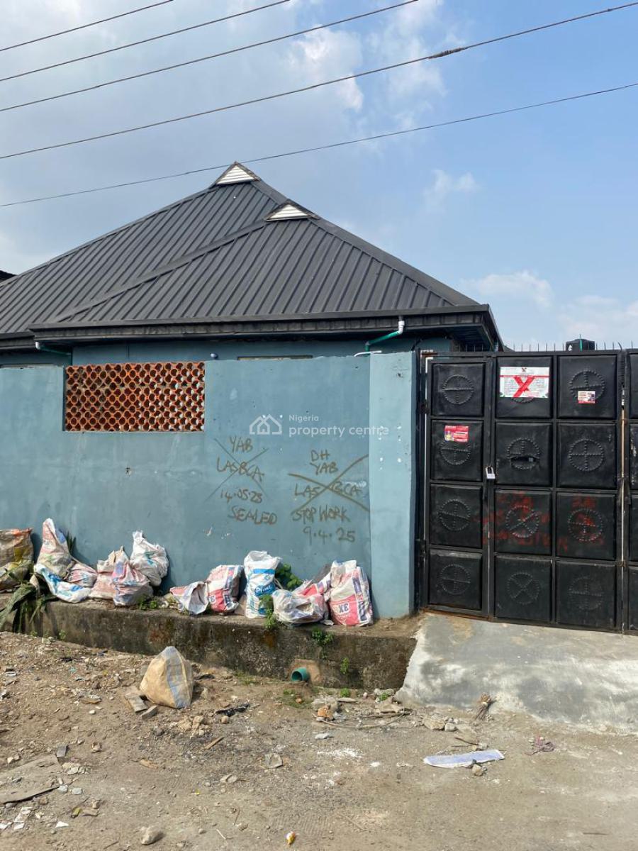 Newly Renovated 2-bedrooms Flat Bungalow All Ensuite with Pop, Secured, Abule Oja, Yaba, Lagos, Flat / Apartment for Rent