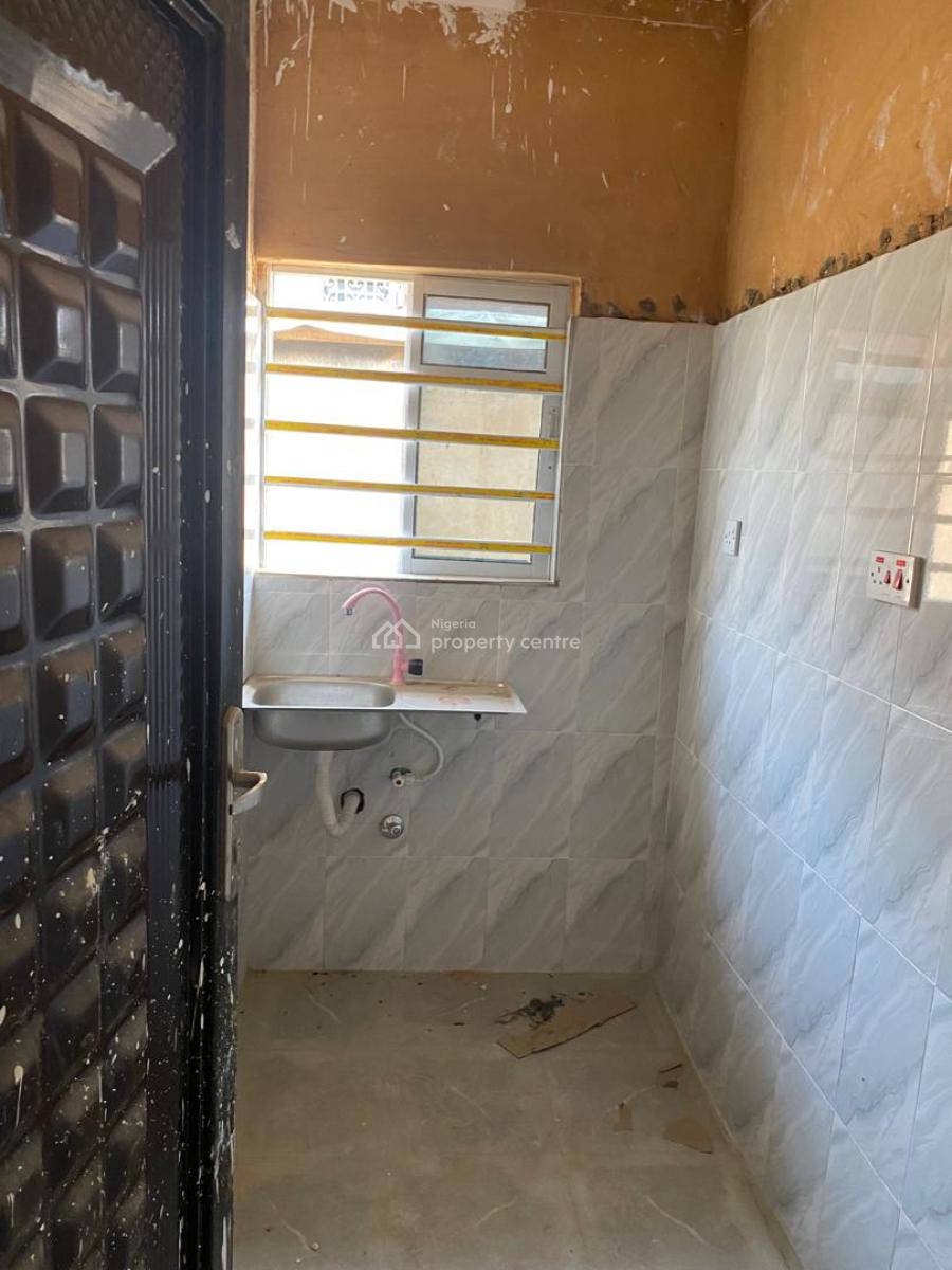 Newly Renovated 2-bedrooms Flat Bungalow All Ensuite with Pop, Secured, Abule Oja, Yaba, Lagos, Flat / Apartment for Rent