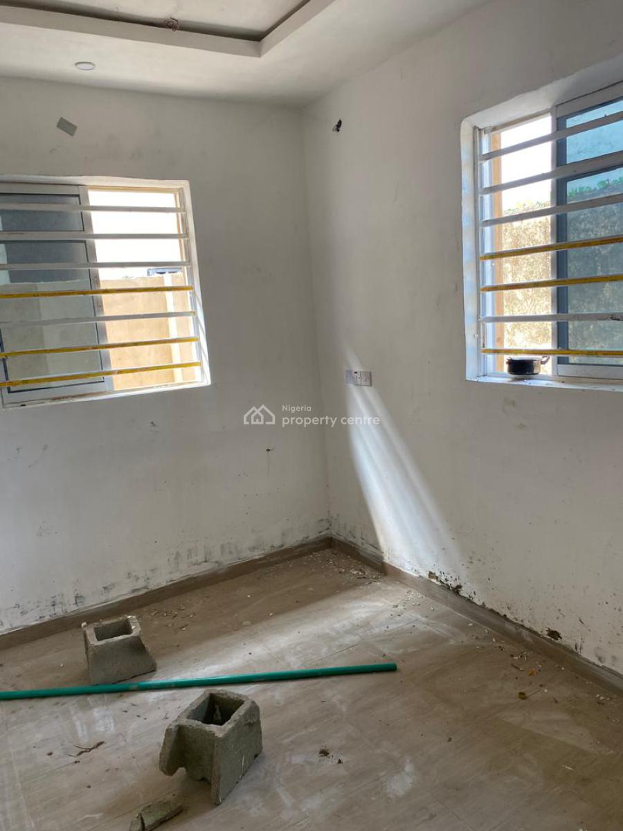 Newly Renovated 2-bedrooms Flat Bungalow All Ensuite with Pop, Secured, Abule Oja, Yaba, Lagos, Flat / Apartment for Rent