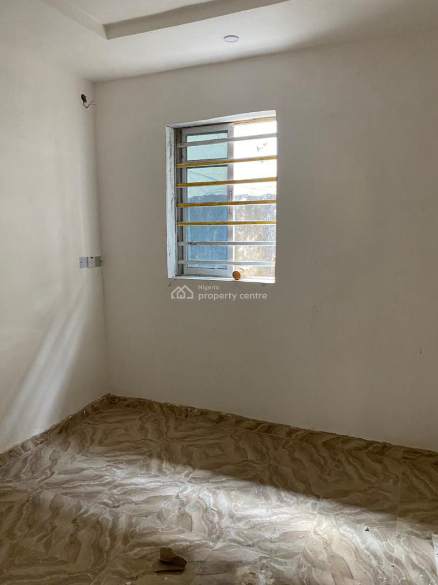 Newly Renovated 2-bedrooms Flat Bungalow All Ensuite with Pop, Secured, Abule Oja, Yaba, Lagos, Flat / Apartment for Rent