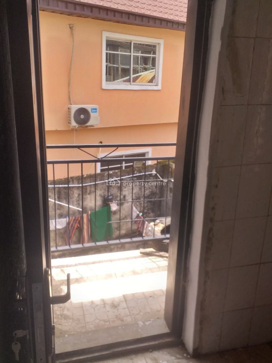 Renovated Self Contain. Upstairs, United Estate, Sangotedo, Ajah, Lagos, Self Contain (single Rooms) for Rent