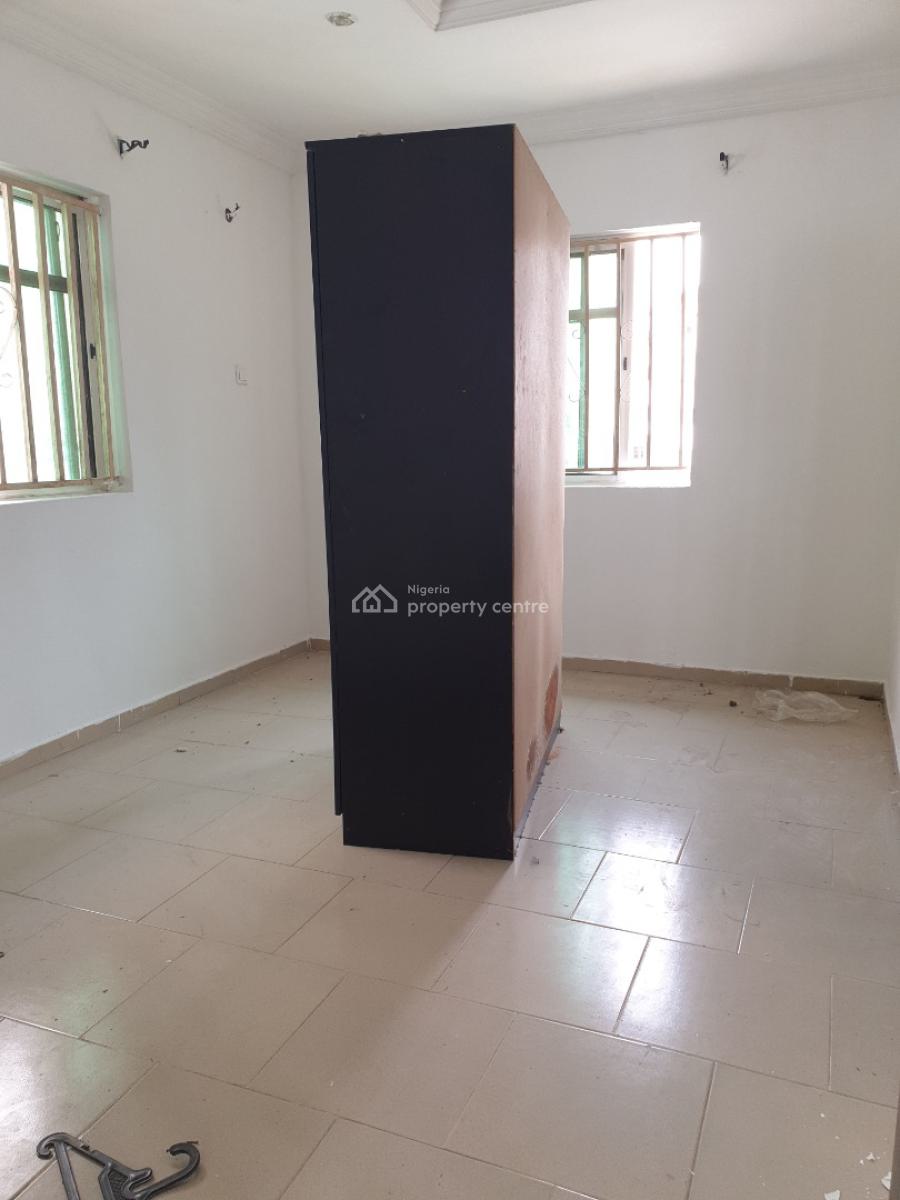 Spacious 3 Bedroom Flat, Spg Road Ologolo, Lekki, Lagos, Flat / Apartment for Rent