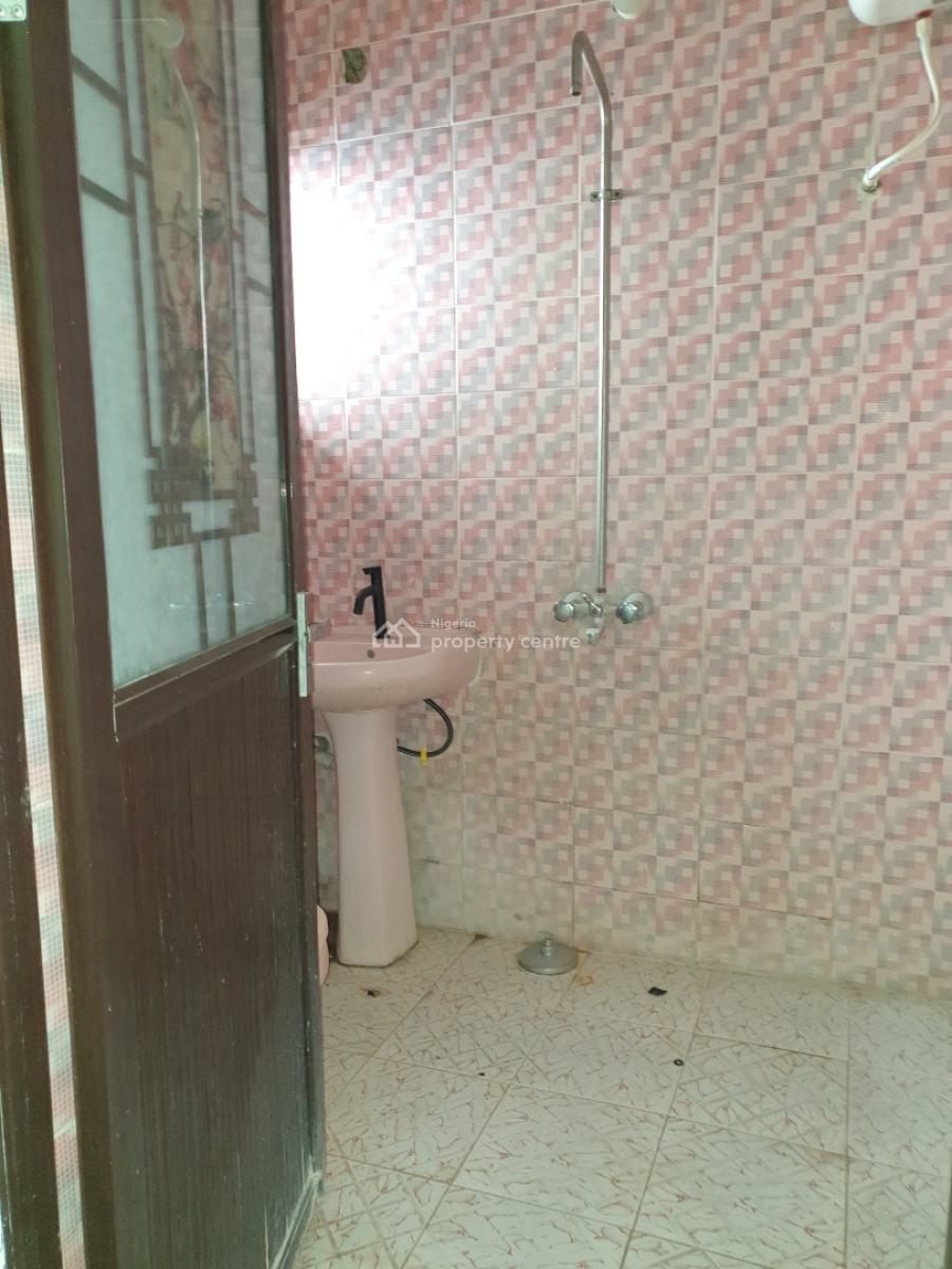 Spacious 3 Bedroom Flat, Spg Road Ologolo, Lekki, Lagos, Flat / Apartment for Rent