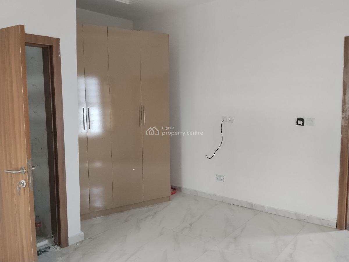 Tastefully Finished 2 Bedroom Apartment, Off Freedom Way, Lekki Phase 1, Lekki, Lagos, Flat / Apartment for Rent