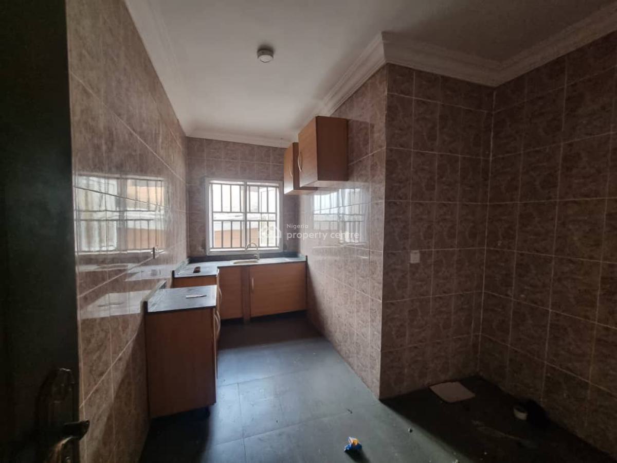 Relatively New 3 Bedroom Up Flat, Oworonshoki, Kosofe, Lagos, House for Rent
