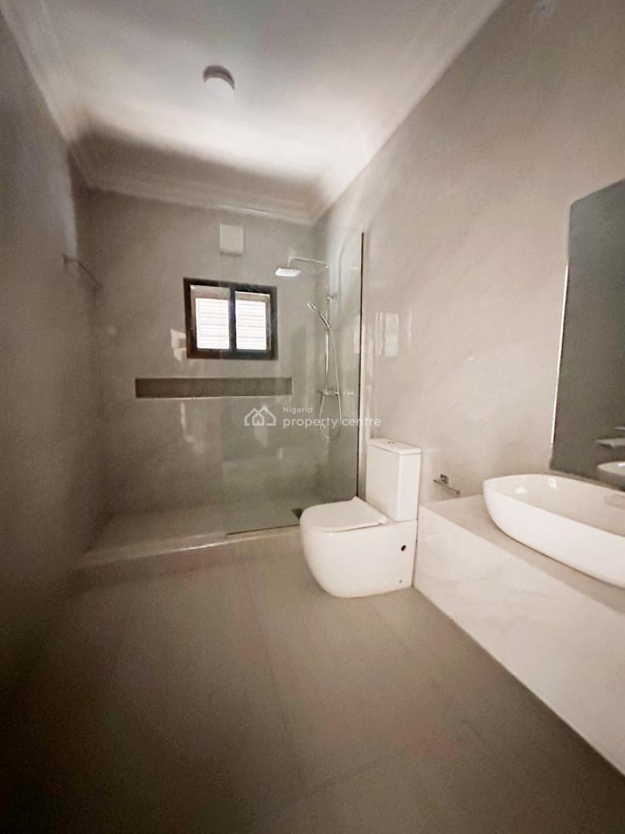 Very Spacious 3 Bedroom Apartment with Bq ( Strictly Residential), Lekki Phase 1, Lekki, Lagos, Flat / Apartment for Rent