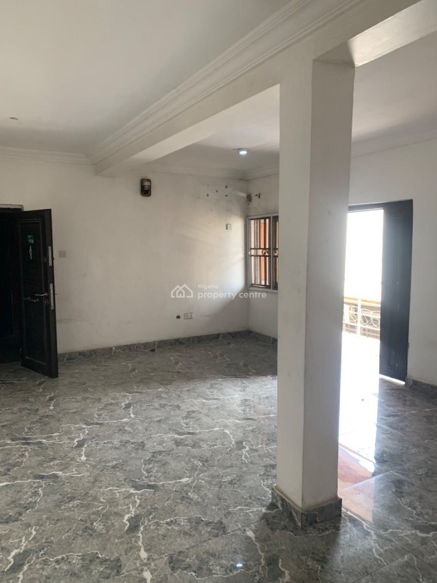 Well Maintained Standard and Very Spacious 3 Bedrooms, Oworonshoki, Kosofe, Lagos, Flat / Apartment for Rent