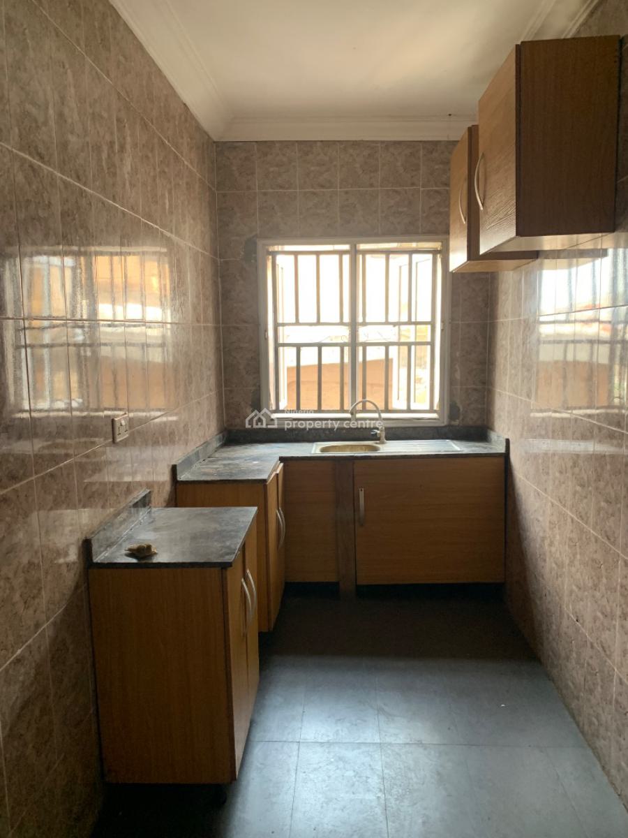 Well Maintained Standard and Very Spacious 3 Bedrooms, Oworonshoki, Kosofe, Lagos, Flat / Apartment for Rent