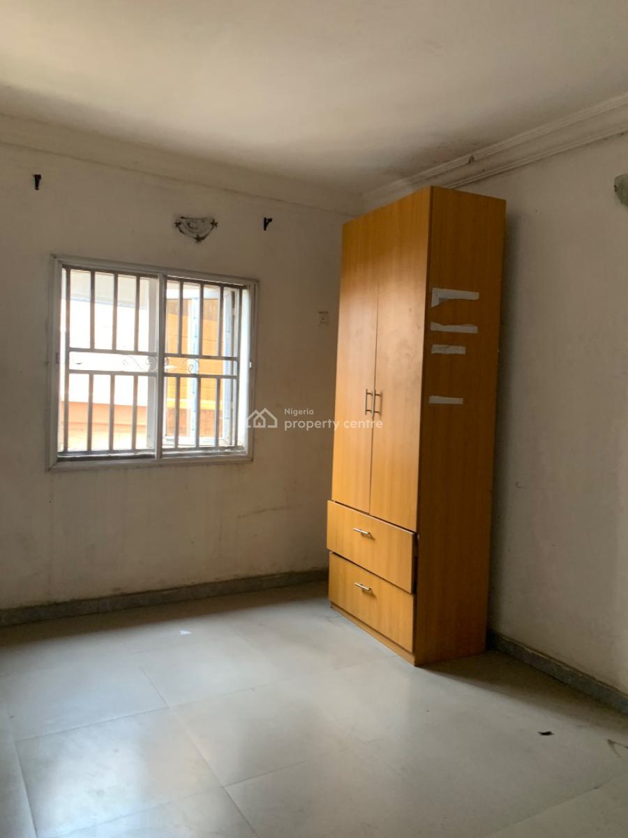 Well Maintained Standard and Very Spacious 3 Bedrooms, Oworonshoki, Kosofe, Lagos, Flat / Apartment for Rent