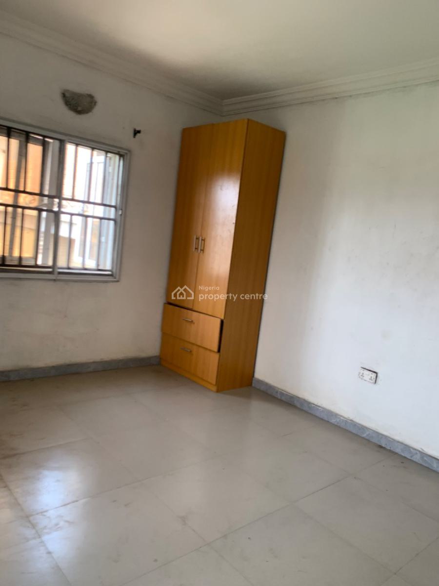Well Maintained Standard and Very Spacious 3 Bedrooms, Oworonshoki, Kosofe, Lagos, Flat / Apartment for Rent