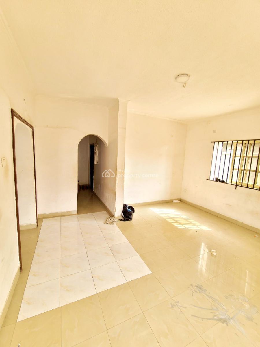 Spacious 3 Bedroom Flat_ Upstairs, Agungi, Lekki, Lagos, Flat / Apartment for Rent