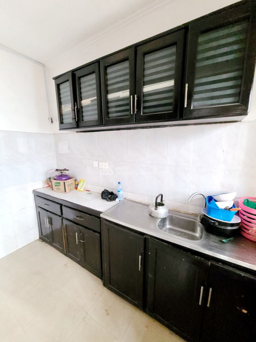 Spacious 3 Bedroom Flat_ Upstairs, Agungi, Lekki, Lagos, Flat / Apartment for Rent