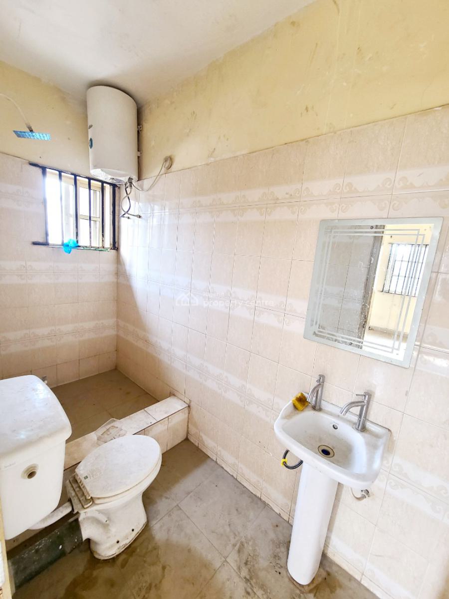 Spacious 3 Bedroom Flat_ Upstairs, Agungi, Lekki, Lagos, Flat / Apartment for Rent